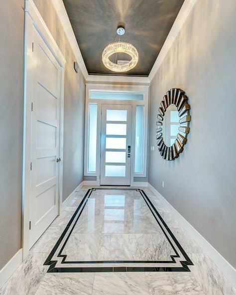 White Marble Entryway Floor, Tiles For Home Floors, Home Marble Design, Foyer Marble Floor Entryway, Home Marble Floor, Flooring Granite Design, Marble Floor Transition, Granite Designs Floors, Marble Floor Apartment