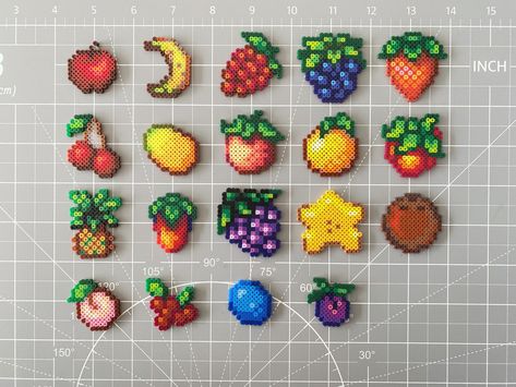 Perler Bead Fridge Magnets, Peeler Bead Magnets, Cool Fuse Bead Ideas, Fruit Perler Beads, Pearled Beads Pattern, Pearled Bead Ideas, Perler Bead Pokemon, Small Perler Bead Patterns, Perler Magnets