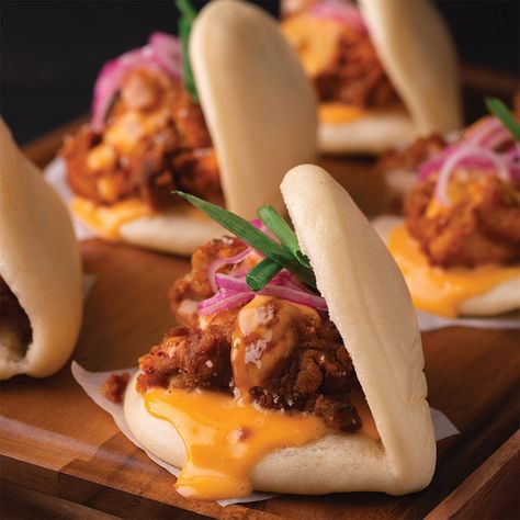 Fried Chicken Bao Buns, Fried Mantao, Bao Sandwich, Korean Fried Chicken Bao, Chicken Bao Buns, Tacos Crockpot, Five Spice Chicken, Chicken Buns, Spicy Fried Chicken