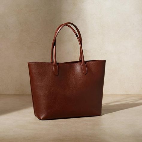 Fine leather goods and watches for women. Made with premium materials. View our full collection here. Brown Leather Purse, Italian Leather Bags, Practical Bag, Leather Handbags Tote, Trending Handbag, Leather Bag Women, Leather Bags Handmade, Jewelry Online Shopping, Dark Brown Leather