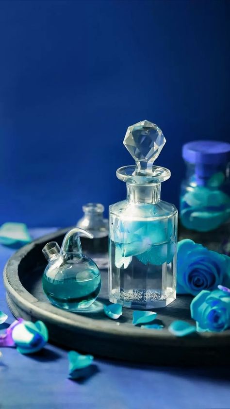 Blue Perfume Aesthetic, Moodboard Wall, Aesthetic Fragrance, Perfume Aesthetic, Dior Shop, Ariana Grande Perfume, Perfume Art, Blue Perfume, Perfume Organization