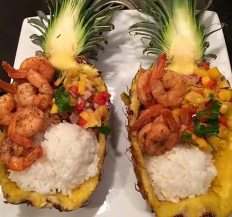 Shrimp and pineapple boat with mango pineapple salsa and rice. (Found on Facebook) Food In A Pineapple, Stuff Pineapple Boats, Stuffed Pineapple, Caribbean Shrimp, Shrimp And Pineapple, Rice Image, Pineapple Bowls, Salmon Stuffed, Pineapple Boats