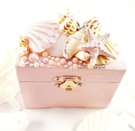 XS Mermaid Trinket Box | Mermaid Jewelry Box | Shell Embellished Box | Treasure Chest | Mermaid Box Shell Candles Diy, Treasure Chest Craft, Chests Diy, Under The Sea Crafts, Maritime Decor, Jewelry Box Makeover, Seashell Projects, Under The Water, Wedding Gifts Packaging