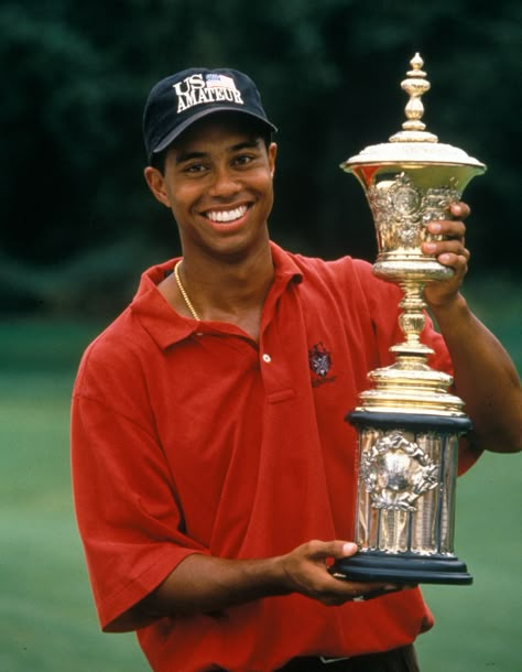 Tiger Woods Wallpaper, Winning Championship, Golf Style Men, Hareem Shah, Golf Studio, Sport Bar Design, Athletic Wallpaper, Golf Aesthetics, Woods Wallpaper