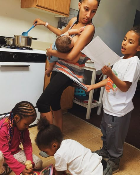 Mom of Four Shares Candid Multitasking Photo: 'There's Not Enough Realness on Social Media' Exhausted Mom, Mom Goals, Four Kids, Facebook Photos, Homework Help, Friends Mom, Best Husband, Tiny Home, Beautiful Family