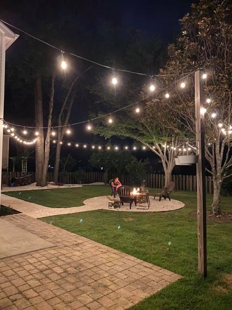 Backyard Patio Designs Pavers, Backyard Patio Designs With Grill, Backyard Patio Designs Diy, Fairy Lights Backyard, Patio Designs With Fire Pit, Small Backyard Patio Designs, String Lights Backyard, Patio Ideas Design, Grill Backyard