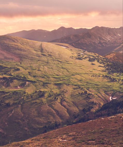 Longs Peak, Colorado Plateau, Mountain Peak, Alpine Lake, Colorado Travel, Mountain Town, Estes Park, Rocky Mountain National, Rocky Mountain National Park