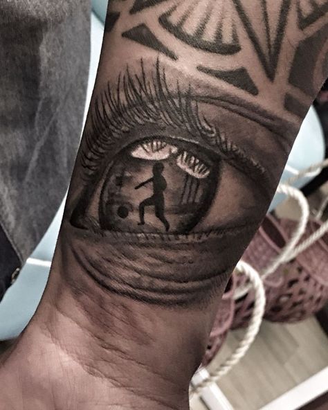 Soccer Tattoos, Football Tattoo, Tatuagem Masculina Pequena, Forarm Tattoos, Forearm Sleeve Tattoos, Maori Tattoo, Eye Tattoo, Forearm Tattoo Men, Tattoo Sleeve Men