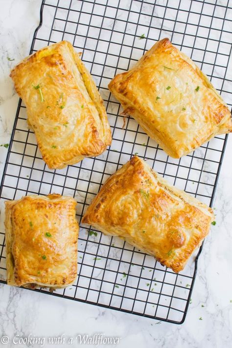 Sun-Dried Tomato Pesto Puff Pastries - Cooking with a Wallflower Savory Pop Tarts, Pesto And Mozzarella, Puff Pastry Ingredients, Puff Pastry Filling, Easy To Make Snacks, Puff Pastries, Pastry Cook, Fancy Dishes, Easy Appetizers