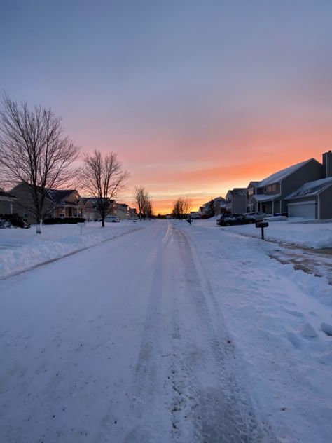 #aesthetic #sunset #snow #trees #sunsetphotography #photography #photooftheday #thesummeriturnedpretty #gardening #photoidea #picoftheday Snowy Sunset, Snow Sunset, Sunset Snow, Snow Trees, Coffee Shop Photography, Dream Beach Houses, Shop Photography, Winter Sunset, Aesthetic Sunset