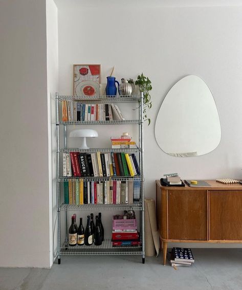 Scandi Style Interiors, Studio Entryway Ideas, Clothes Rack Bedroom, Bedroom Bookshelf, Bookshelf Aesthetic, Apartment Decor Inspiration, Room Makeover Inspiration, Apartment Inspiration, Living Room Inspo