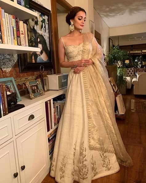 Trending Lehenga Designs, Bridal Lehenga Designs, Dia Mirza, Indian Outfits Lehenga, Nikkah Dress, Lehnga Dress, Traditional Indian Outfits, Indian Bridal Dress, Indian Lehenga