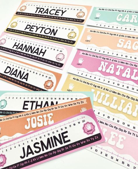 Abby Stratman ✽ AlwaysSunnyCo | Add some spirit to your classroom with these Desert Charm editable desk name tags! ✨ Who said organization couldn’t be fun? Brighten up… | Instagram Classroom Desk Name Tags, High School Sped, Name Tags Ideas, Classroom Name Tags, Name Tag For School, Desk Name Tags, Tags Ideas, Name Tag Design, Classroom Desk