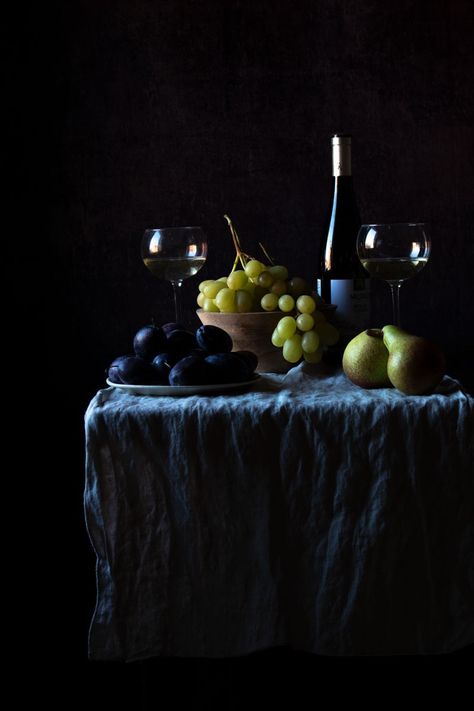 Still Life Dark Background, Wine Still Life Photography, Fruit Still Life Photography, Wine Still Life, Wine And Fruit, Chiaroscuro Photography, Events Branding, Moody Food Photography, Fruit Still Life