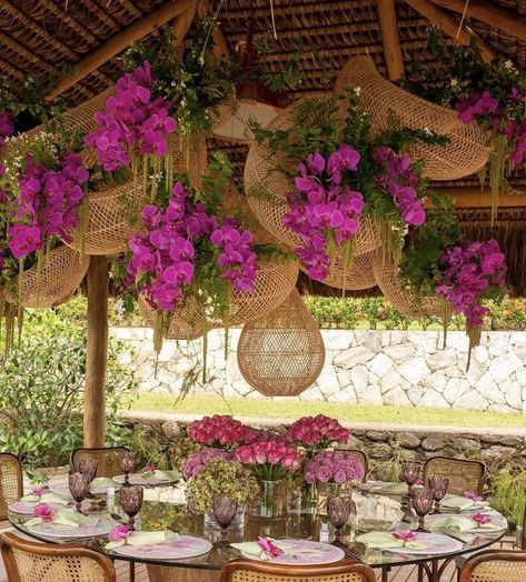 Tropical Decks And Patios, Wedding Background Decoration, Wedding Stage Decorations, Outdoor Wedding Decorations, Tropical Theme, Stage Decorations, Deco Floral, Ceiling Decor, Tropical Wedding