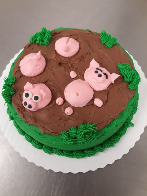 Fair Cake Decorating Ideas, Nailed It Cakes Ideas, 4-h Cake Decorating Ideas, 4h Cake Decorating Ideas, Buttercream Animals, Cake Decorating Competition, Animal Cake Ideas, Tiktok Cakes, Walmart Cake