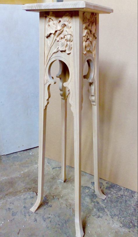 Art Nouveau Interior, Art Nouveau Furniture, Wood Plant Stand, Carved Furniture, Wood Carving Designs, Fantastic Furniture, Art Nouveau Design, Wood Plans, Wood Carving Art