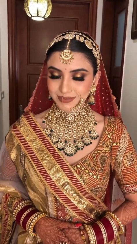 Bridal Makeup Pakistani, Makeup Pakistani, Bridal Makeup Indian, Best Indian Wedding Dresses, Orange Lehenga, Indian Bride Makeup, Pakistani Bridal Makeup, Bridal Makeup Images, Latest Bridal Lehenga