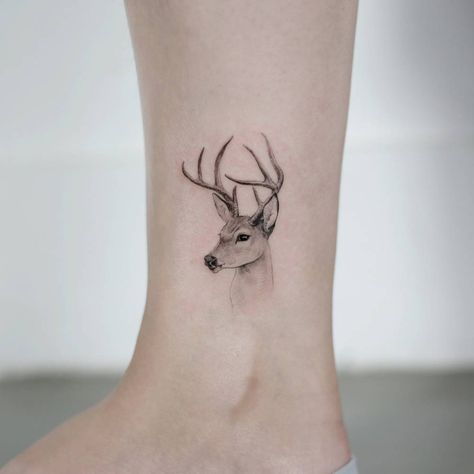 Deer Tattoo Ideas, Hirsch Tattoo Frau, Buck Tattoo, Antler Tattoos, Deer Tattoo Designs, Stag Tattoo, Cute Animal Tattoos, Ankle Tattoo Designs, Petit Tattoo