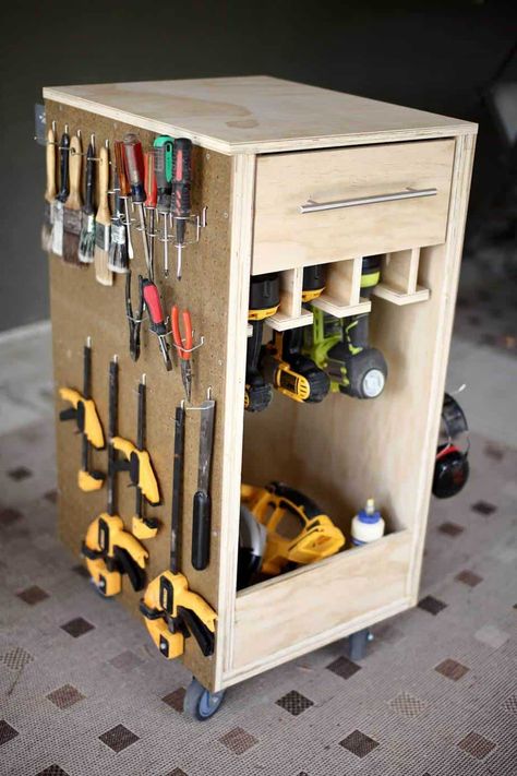 Tool Box Diy, Wood Crafting, Tool Storage Diy, Diy Workbench, Tool Cart, Workbench Plans, Diy Garage Storage, Diy Mobile, Tool Cabinet