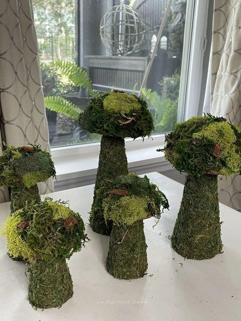 Moss Mushroom Mirror Diy, Diy Moss Mushroom, Moss Decor Ideas Diy Projects, Garden Mushroom Decor, Diy Large Mushrooms, Mushroom Fall Decor, Moss Lampshade, Styrofoam Mushrooms, How To Make Mushrooms Decorations