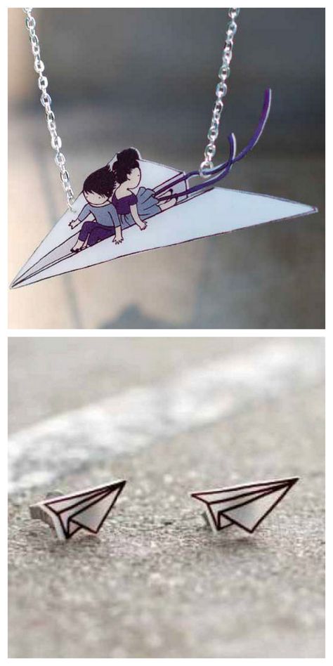 DIY Free Paper Airplane Shrink Plastic Tutorials and Templates from Shrink! Shrank! Shrunk! (a new book out that I am not getting paid to feature). Scroll down the PDFs just a few pages to find the free tutorials.For more shrink plastic DIYs from... Plane Jewelry, Diy Shrink Plastic, Shrinky Dink Crafts, Shrinky Dink Jewelry, Shrink Plastic Jewelry, Shrink Paper, Shrink Art, Shrink Film, Diy Jewelry Earrings