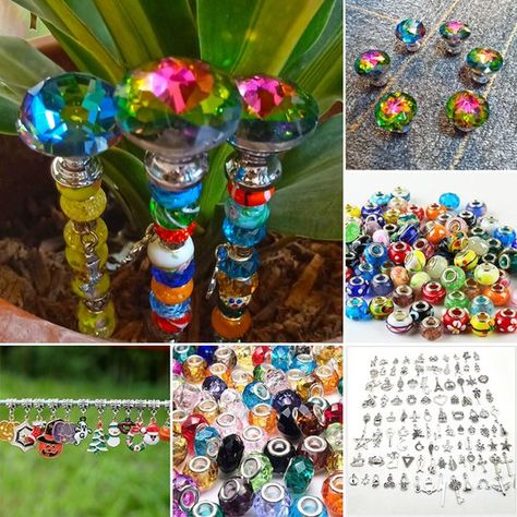 Diy Garden Stakes How To Make, Beaded Garden Stakes, Handmade Garden Art, Beaded Fairy, Garden Totems, Diy Wand, Decorative Garden Stakes, Glass Garden Art, Fairy Wands