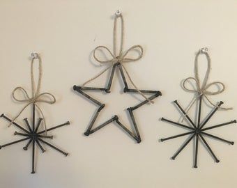 Metal Art Christmas, Metal Tree Art, Art Christmas Ornaments, Tree Wall Art Diy, Metal Sculpture Artists, Welded Metal Art, Star Snowflake, Snowflake Shape, Metal Tree Wall Art