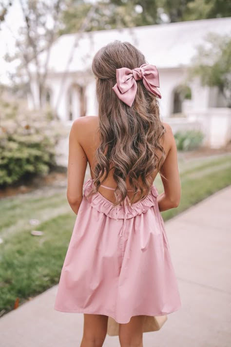 All Dressed Up with Nowhere To Go Hair With A Bow, Hairstyle With Bow, Valentines Hairstyles, Barbie Hairstyle, Southern Curls And Pearls, Bold Hair Color, Look Rose, Bow Hairstyle, Ribbon Hairstyle