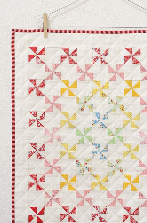 Pin Wheel Quilts, Pin Wheel Quilt Patterns Free, Pinwheel Quilt Patterns, Pinwheel Baby Quilt, Windmill Quilt, Quilt Pinwheel, Pinwheels Quilt, Modern Sewing Projects, Pinwheel Quilts