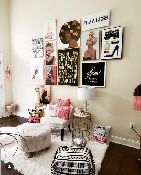 Charlotte Apartment, Glam Room Ideas, Glam Apartment Decor, Glam Apartment, Space House, Makeup Room Decor, Salon Suites, Woman Cave, Glam Room