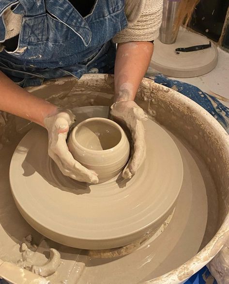 Pottery Making Aesthetic, Textures Ceramics, Pottery Hobby, Doing Pottery, Ceramics Aesthetic, Pottery Aesthetic, Throwing Pottery, Pottery Business, Alex Fierro