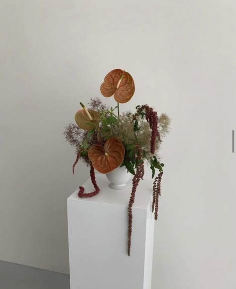 Wabi Sabi Floral Arrangement, Mid Century Flower Arrangements, Pincushion Flower Arrangements, Pincushion Protea Arrangements, Burnt Orange Floral Arrangements, Earthy Floral Arrangements, Sculptural Floral Arrangements, Brown Flower Arrangements, Wedding Florals Table