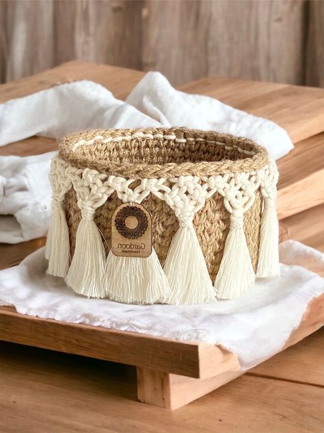 Decorative Basket Bohemian Design Basket Eco Friendly Basket - Etsy Jute Basket Decor, Gourd Jewelry, Jute Baskets, Beach Crafts Diy, Macrame Basket, Jute Macrame, Unique Macrame, Crochet Plant Hanger, Winter Classroom