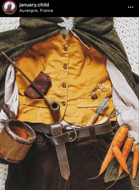 Mens Hobbit Costume, Hobbit Aesthetic Clothes Men, Hobbit Costume Men, Hobbit Inspired Outfits Men, Men’s Hobbit Fashion, The Hobbit Outfits Elves, Cottagecore Male Outfits, Cottagecore Men, Hobbit Fashion