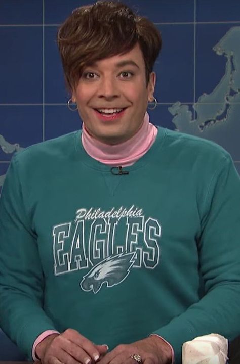 Jimmy Fallon Could Not Keep a Straight Face While Making an SNL Cameo With Tina Fey Jimmy Fallon Snl, Jimmy Fallon Funny, Snl Weekend Update, Straight Face, Weekend Update, Tina Fey, Tonight Show, Jimmy Fallon, Saturday Night Live