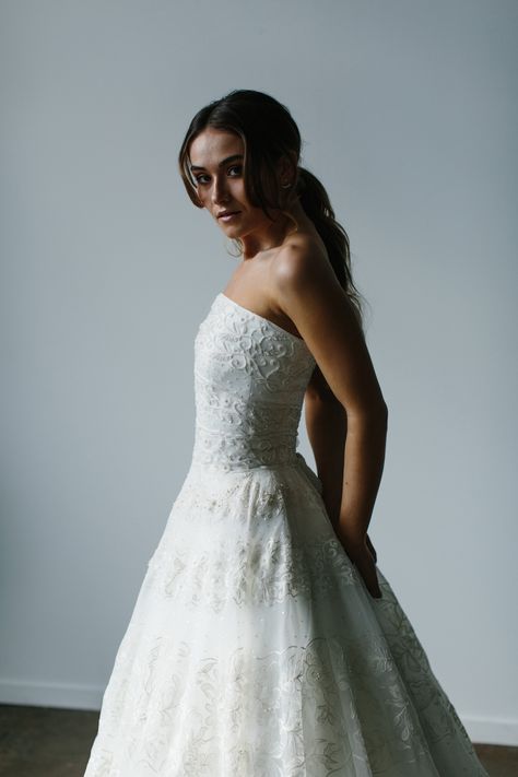 Karen Willis Holmes Bespoke Limited Edition | Wedding Gown | Gallery | Item 4 Wedding Gown Gallery, Karen Willis Holmes, Elegant Bride, Oh God, Yes To The Dress, Wedding Mood, Wedding Gown, Wedding Gowns, Bespoke