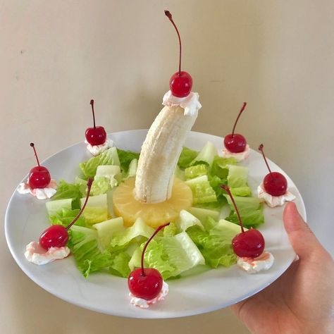 @c4keb0ss on Instagram: “was real hungry today so i made a candle salad 😋 according to Wikipedia, “Candle salad is a vintage fruit salad that was popular in America…” Candle Salad, Honey Dinner, Birthday Cale, Spooky Dinner, Ugly Cakes, Strange Fruit, What You Eat, Weird Food, Fruit Salad