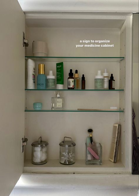 Aesthetic Medicine Cabinet, Bathroom Cabinet Aesthetic, Bathroom Medicine Cabinet Organization, Nyc Rooms, Medicine Cabinet Organization, Minimalist Inspiration, Interiors Dream, Bathroom Inspo, First Apartment