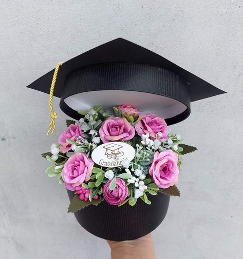 Graduation Flower Arrangements, Grad Bouquet Ideas, Graduation Arrangements, Graduation Bouquet Ideas, Graduation Flowers Bouquet, Graduation Flower Bouquet, Flower Graduation, Graduation Box, Graduation Bouquet