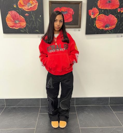 Tomboy Style Black Women, Red Hoodie Outfit Black Women, Red Jordan 3 Outfit, Red Outfit Streetwear, Tomboy Fashion Aesthetic, Tomboy Outfits Black Women, Sweatpants Outfit Black Women, Red Sweatpants Outfit, Red Outfits Black Women