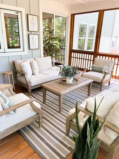 Porch Furniture Layout, Screened Back Porches, Screened In Porch Furniture, Screened Porch Decorating, Screened Porch Designs, Three Season Room, Sunroom Decorating, Patio Loveseat, Porch Furniture