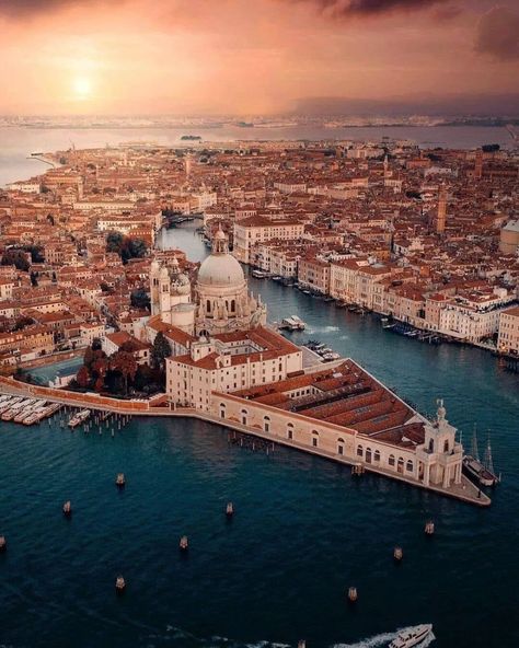 Venice City, Venice Hotels, Visit Venice, Venice Travel, Italy Photo, City Landscape, Gorgeous View, Culture Travel, Beautiful Architecture