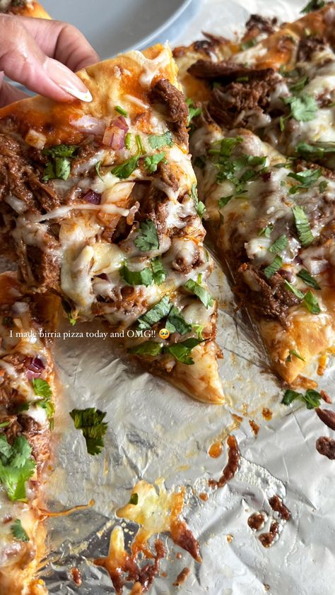 Birria Pizza, Good Eat, Creamy Soup, Pizza Recipe, Fresh Salads, Homemade Pizza, Fruit Smoothies, Pretty Food, Bon Appetit