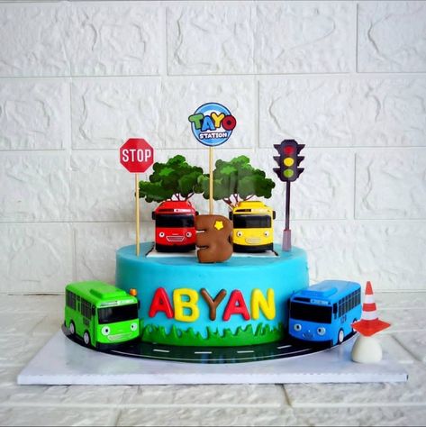 Tayo Cake Ideas, Tayo Cake, Bus Cake, Toddler Birthday Cakes, Firetruck Birthday, Wheels On The Bus, Baby 1st Birthday, Toddler Birthday, Fondant Cakes