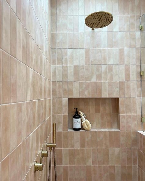 Our Northbridge in peach looks 10/10 in this bathroom in a vertical stack stack pattern. So stunning @tesford Coloured Grout Bathroom, Peach Tile Bathroom, Mediterranean Boho, Peach Terracotta, Coloured Grout, Penny Round Mosaic, Bathroom Shower Walls, Matte Material, Herringbone Tile