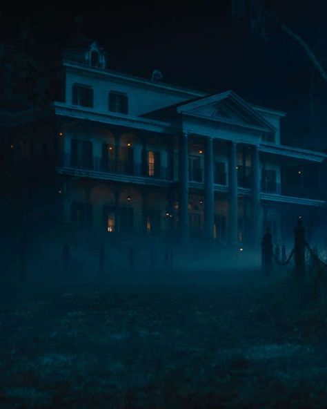 Disney’s Haunted Mansion Filming Locations | New Orleans Haunted Mansion Movie, Lakeith Stanfield, Lafayette Cemetery, Tiffany Haddish, Rosario Dawson, The Haunted Mansion, Owen Wilson, Lee Curtis, Danny Devito