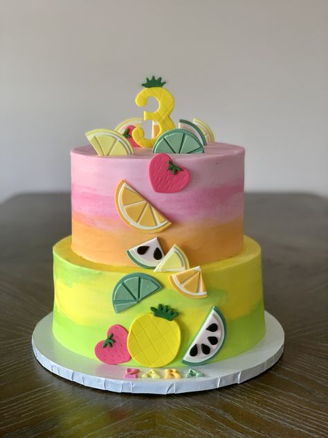 Fruit Themed Cake 2nd Birthday, Fruits Theme Cake, Fruit Themed Birthday Party Cake, Fruit Theme Cake Ideas, Fruit Themed Birthday Cake, Twotti Fruity Birthday Cake, Tutti Frutti Birthday Cake, Fruit Theme Cake, Fruit Themed Cake