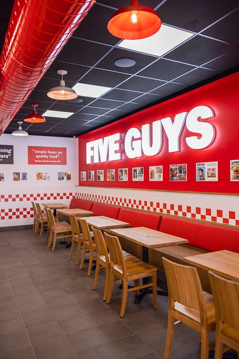 Bold Restaurant Design, Takeout Restaurant Design, Quick Serve Restaurant Design, Five Guys Interior, Qsr Restaurant Design, Takeaway Design Restaurants, Fast Food Shop Design, Small Restaurant Design Ideas, Fries Restaurant Design