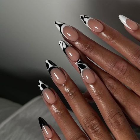 31 Cute Black and White Nails for A Classy Manicure Inspo French Tip Nails W Design, Classy Black And White Nails, Fun Black And White Nails, White And Black Nails Short, Nails Inspo Summer 2024, Long Classy Nails, Nail Ideas Black And White, Simple Black And White Nails, Simple Nail Designs Classy